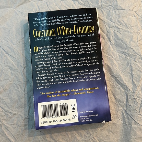 ⭐️5 for $15⭐️ Shifting Love by Constance O’Day-Flannery | Book - Picture 2 of 2